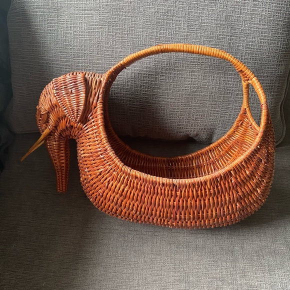 Vintage Rare Handmade Wicker Elephant Basket Decoration Woven Rattan